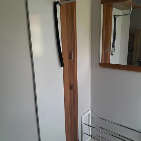 Monteurunterkunft Zesch Am See Appartement *