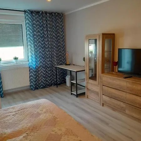 Monteurunterkunft Zesch Am See Appartement *