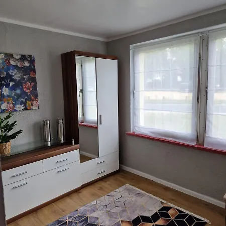 Monteurunterkunft Zesch Am See Appartement *