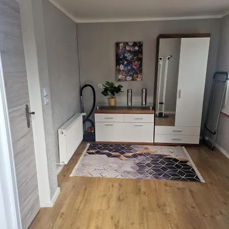 Monteurunterkunft Zesch Am See Appartement *